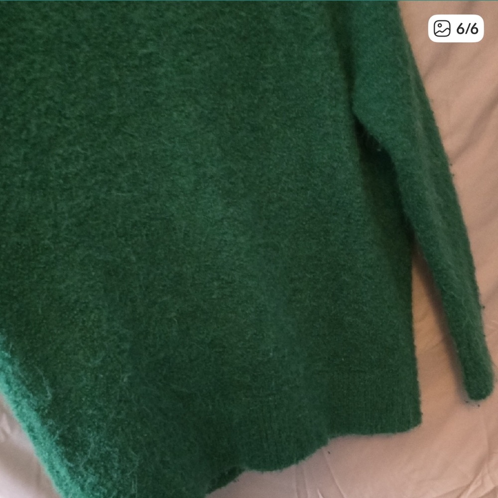 Aerie Green V-Neck Sweater Size M - Picture 5 of 5